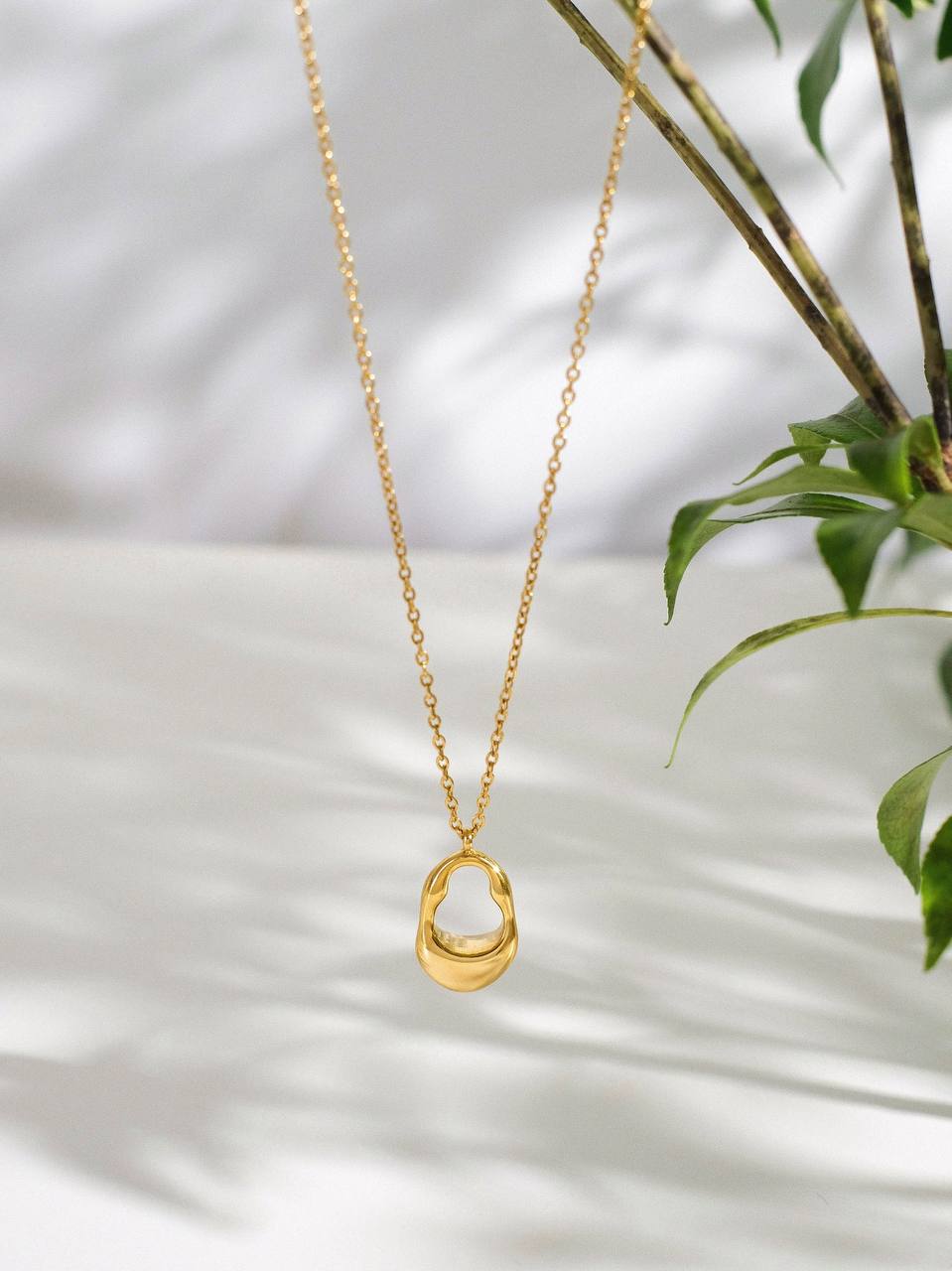 Stainless Steel Irregular Flower Basket Bean Pendant Collar Gold Plated